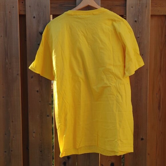 LANDSHARK Lager t-shirt Size Large  BITE SUMMER IN THE BUTT BNWOT - Picture 4 of 4